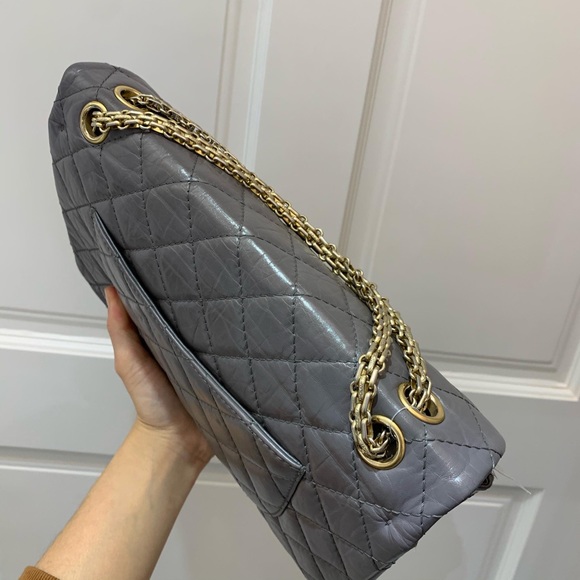💓Sold💓Chanel Quilted Leather Reissue 2.55 - Picture 4 of 16